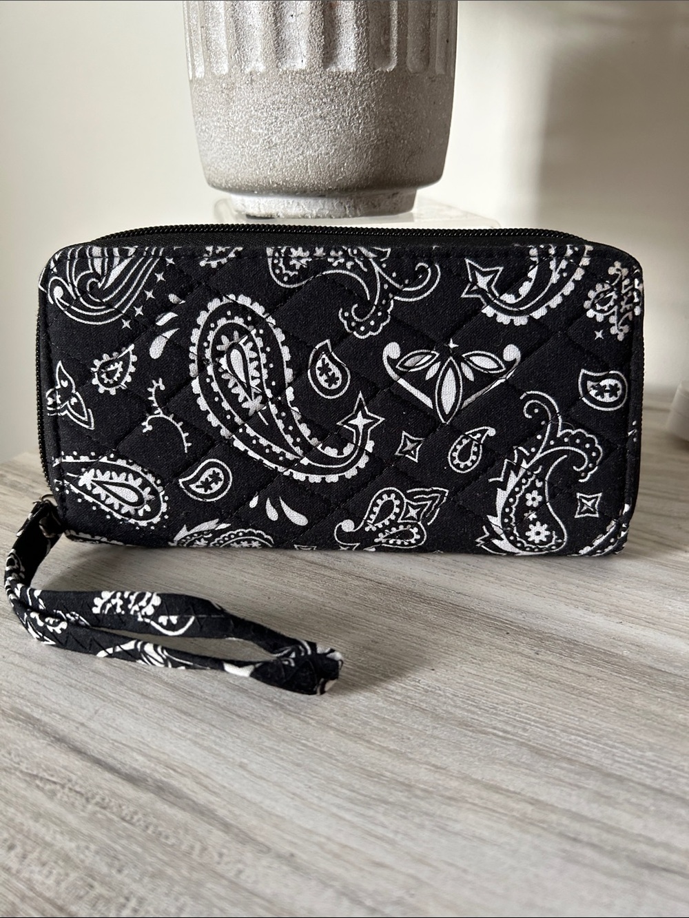 Black & White Paisley Wristlet Wallet NWOT